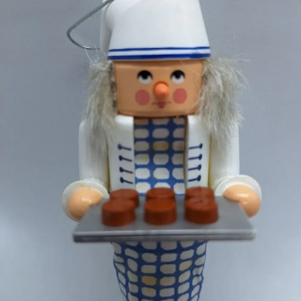 Vintage Hallmark Ornament  1992 North Pole Nutcracker ERIC‎ THE BAKER